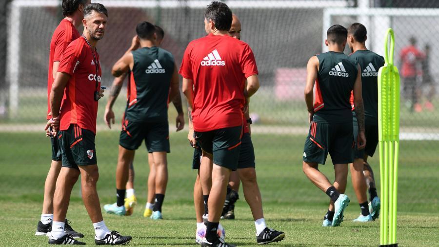 Demichelis en el entrenamiento de River 