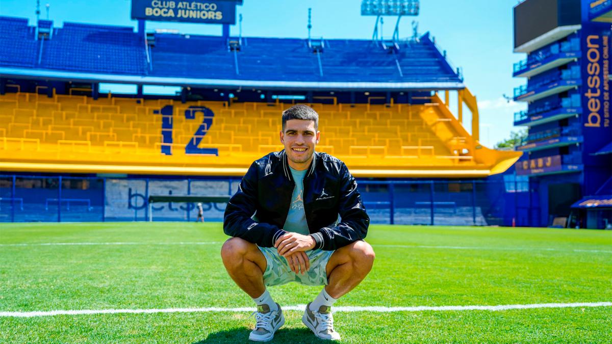 Alcaraz de visita en la cancha de Boca Foto X BocaJrsOficial