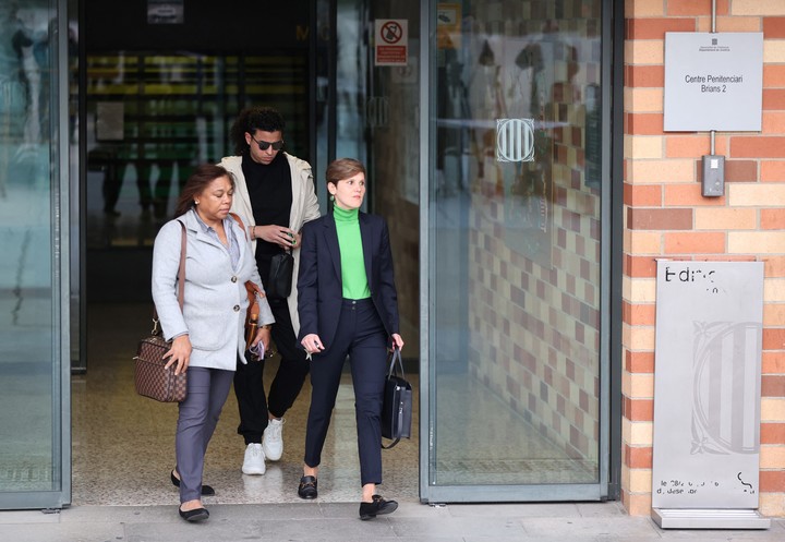 Inés Guardiola, la abogada defensora de Alves, en búsqueda de conseguir la financiación de la fianza. Foto: REUTERS/Bruna Casas.