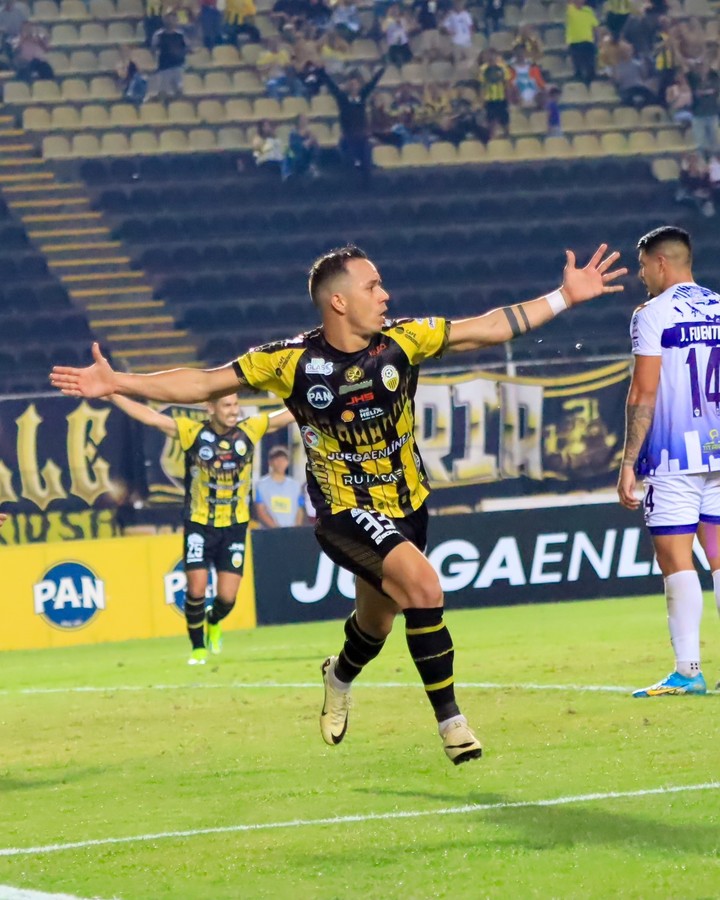 Deportivo Táchira marcha cuarto en el Torneo Apertura de la liga venezolana.