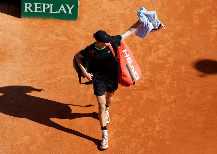 Los mejores del ranking, afuera. Jannik Sinner había sido eliminado un rato antes que Djokovic. Foto  EFE/EPA/SEBASTIEN NOGIER