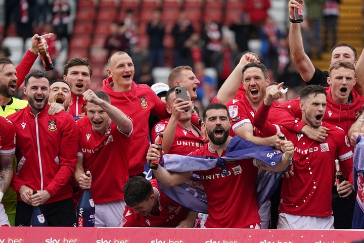 Wrexham logró su segundo ascenso consecutivo. (AP)