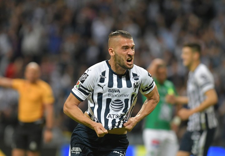 Nicolás Sánchez vistiendo la camiseta de Monterrey en su etapa de jugador. Ahora se desempeña como auxiliar técnico del conjunto mexicano. Foto EFE / Miguel Sierra / Archivo