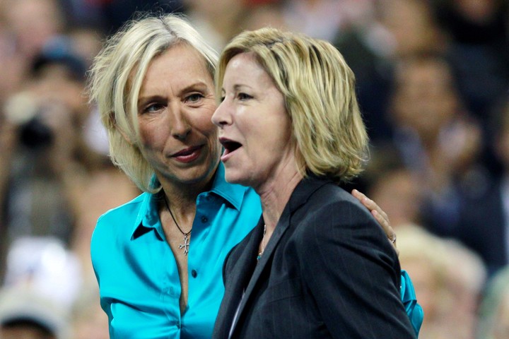 Martina Navratilova y Chris Evert fueron dos de las grandes opositoras al desembarco del WTA Tour en Arabia. Foto AP/Charles Krupa