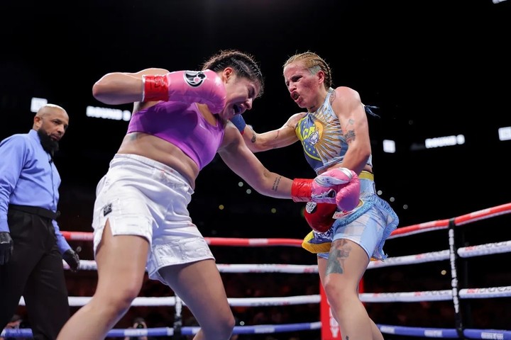 Celeste Alaniz perdió ante Marlen Esparza un combate cuyo fallo fue sumamente discutido y ameritó una revancha directa. Foto: Golden Boy Promotions.