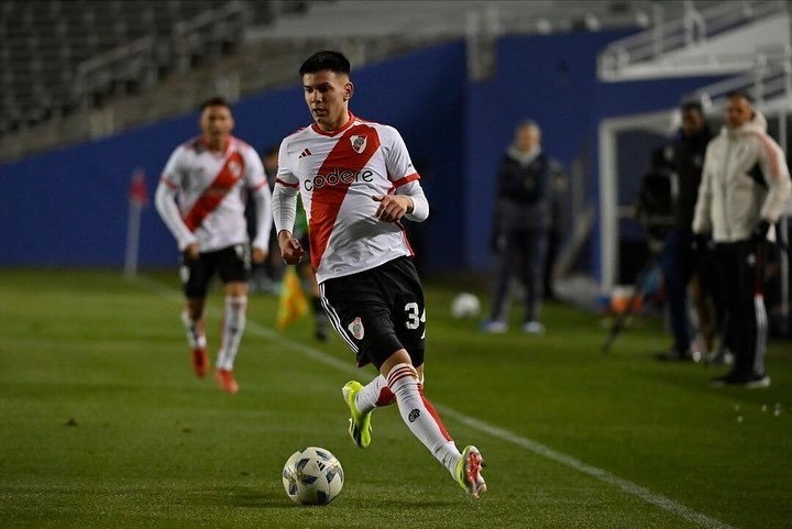 Franco Mastantuono debutó en la primera de River con 16 años.