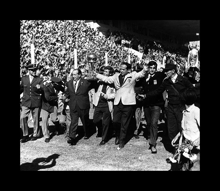 Osvaldo Zubeldía, el técnico que gestó la hazaña pincha en los 60. 