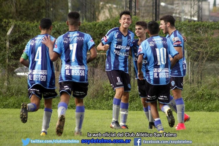 Convirtió su primer gol en su debut en sexta. Foto: Prensa San Telmo