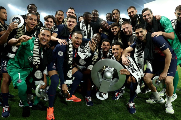 PSG festejó la Ligue 1 ganada (AFP).