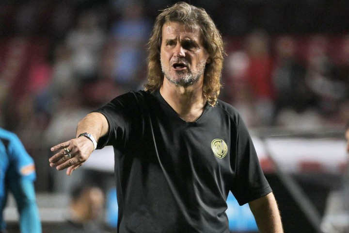 Rubén Darío Insua, ex técnico de San Lorenzo. Foto: NELSON ALMEIDA / AFP