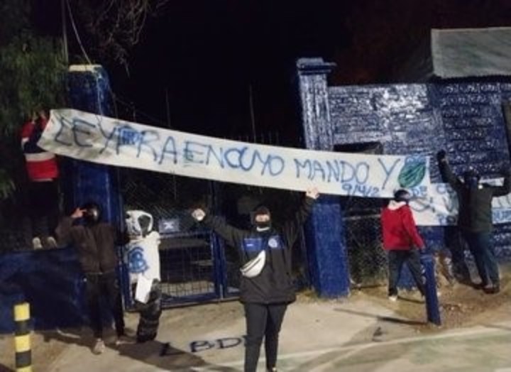 Las autoridades de los dos clubes pidieron por un partido "sin violencia". Foto: X