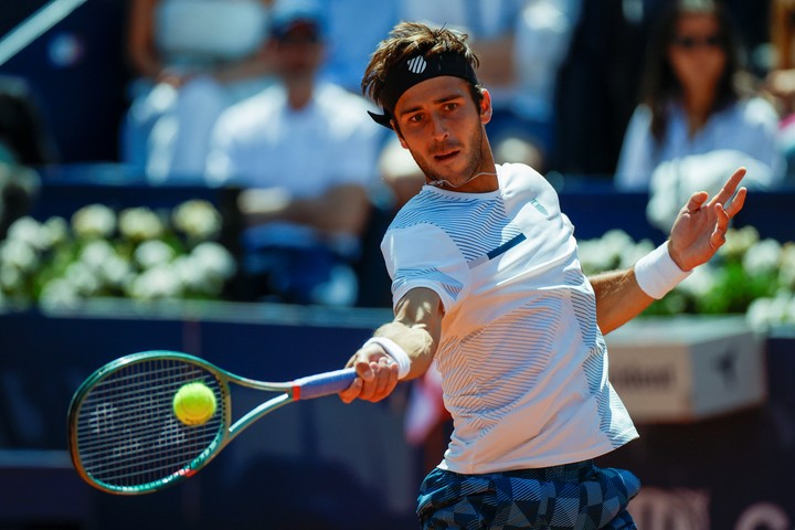 Etcheverry llegó a semis en Barcelona, donde venció en cuartos a Norrie y perdió con Ruud. EFE/ Alberto Estevez