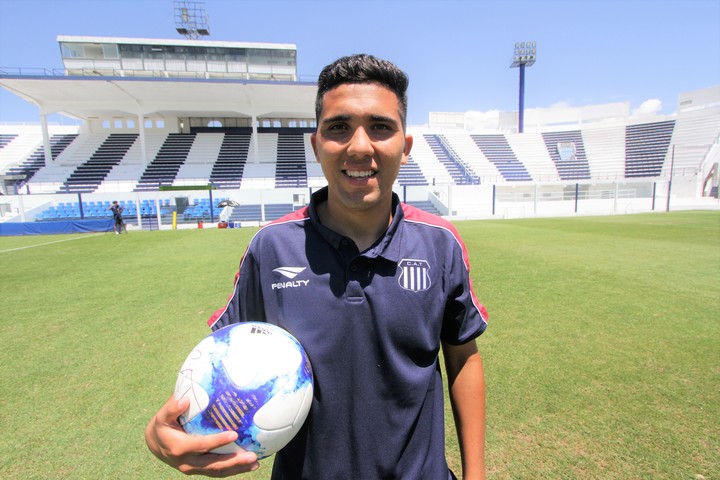 Emanuel Reynoso debutó en Talleres el 15 de octubre de 2014 en una victoria 1 a 0 contra Alvarado por el Federal A. Foto: Daniel Cáceres / Clarín.