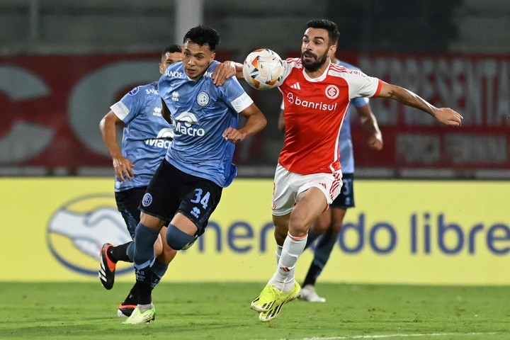 Belgrano tiene distintas alternativas, pero un triunfo le dará tranquilidad. Foto: EFE