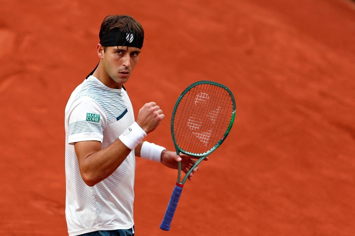 Etcheverry debutó con victoria ante Arthur Cazaux, promesa local. Foto: REUTERS/Gonzalo Fuentes