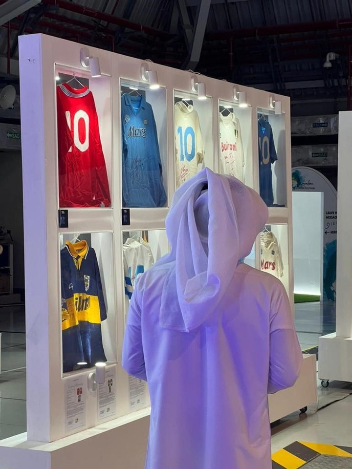 Colección de remeras utilizadas por Maradona. Foto: Maradona Fan Fest