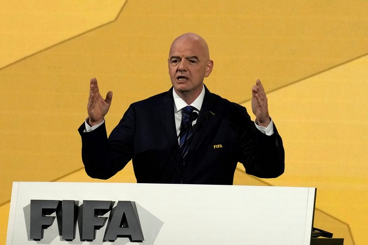 Infantino podría recibir un revés en contra de su Mundial de Clubes. Foto: AP Photo/Sakchai Lalit.