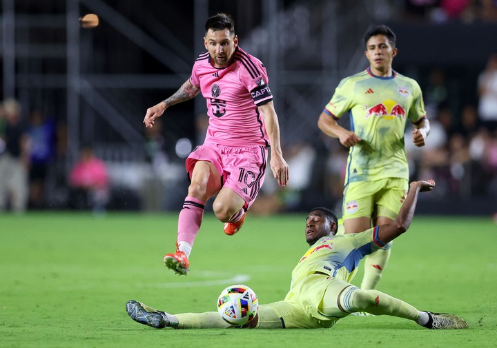 Messi, imparable ante NY Red Bulls. Foto: AFP.