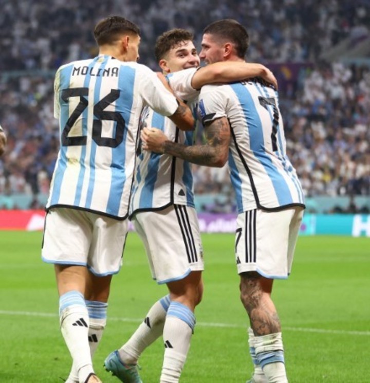 Molina, Julián y De Paul, las figuras argentinas que el Atlético Madrid se ilusiona con ver dentro del campo. Foto: REUTERS/Carl Recine