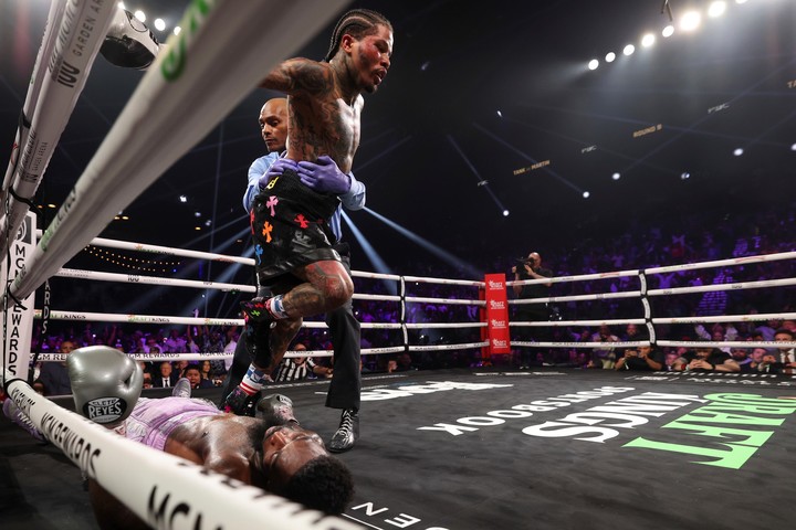 Gervonta Davis cumplió con su palabra de vencer a Frank Martin en el octavo round en Las Vegas. Foto Ellen Schmidt/Las Vegas Review-Journal via AP