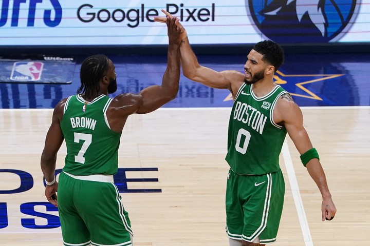 Alta sociedad: Brown y Tatum, la clave del éxito de Boston.
Foto: AFP