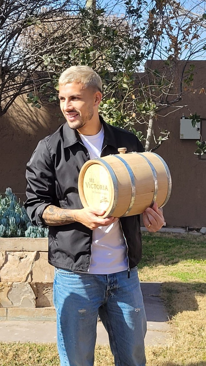 Leandro Paredes, bicampeón de América, lanzó su nuevo malbec en Mendoza. Fotos: Instagram