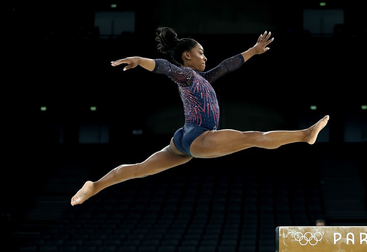 Simone Biles, en un entrenamiento en viga.
Foto Xinhua