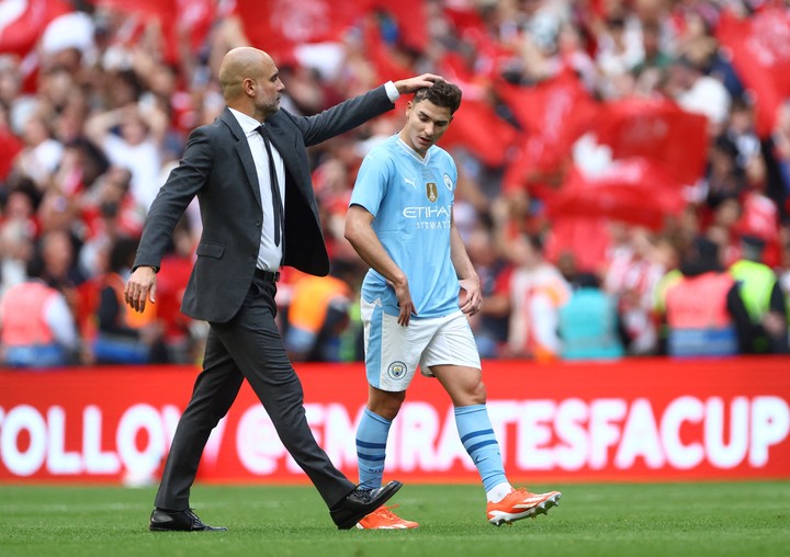 Guardiola le permitió ir a los Juegos Olímicos a Julián, ¿lo dejará salir?Foto: REUTERS/Hannah Mckay