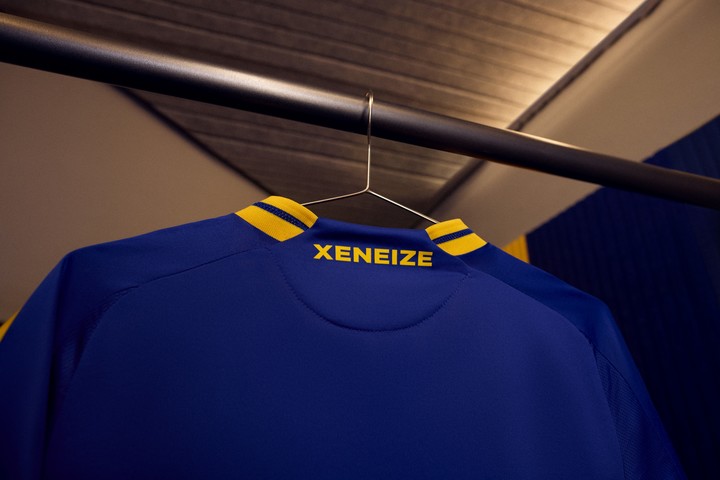 La nueva camiseta de Boca, con detalles especiales dedicados a sus fanáticos. Foto: adidas.