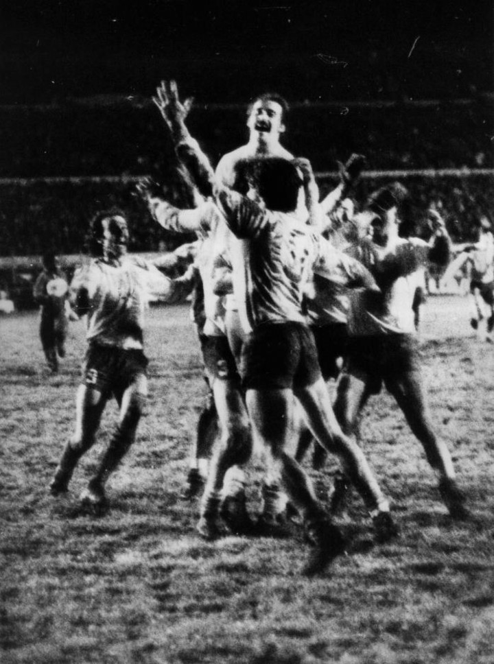 Boca no definió en la revancha en Brasil en 1977 pero fue campeón en Montevideo ante Cruzeiro. 