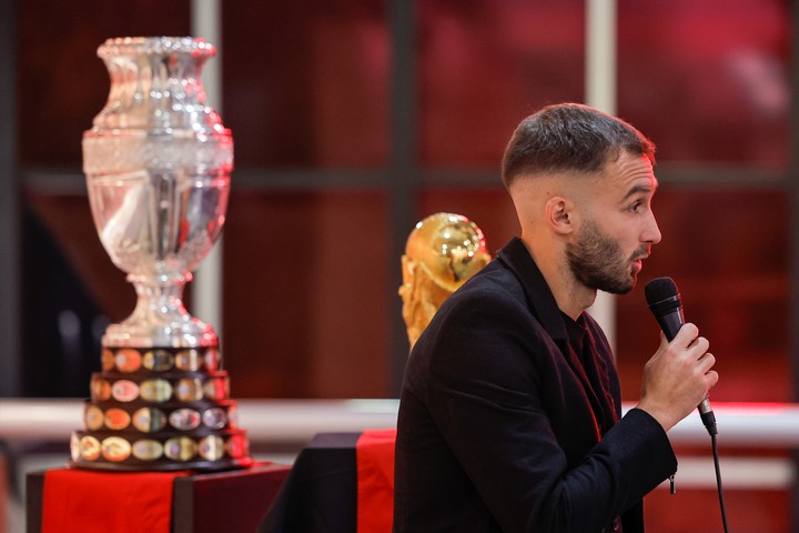 Germán Pezzella en su presentación en el Museo de River. EFE/ Juan Ignacio Roncoroni