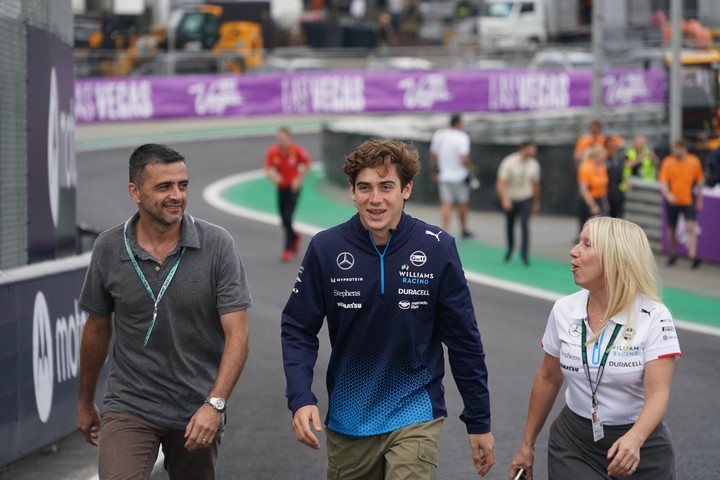 Colapinto, en la pista de Interlagos en Brasil. Foto Juano Tesone