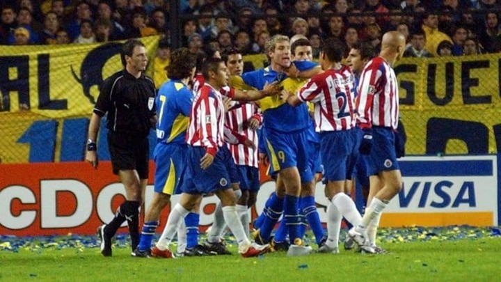 Martín Palermo y su reacción ante el gesto de Adolfo "Bofo" Bautista a la tribuna Xeneize.