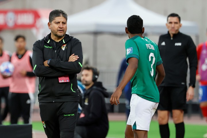 Óscar Villegas se hizo cargo del seleccionado boliviano en julio. Foto: Elvis González / EFE.