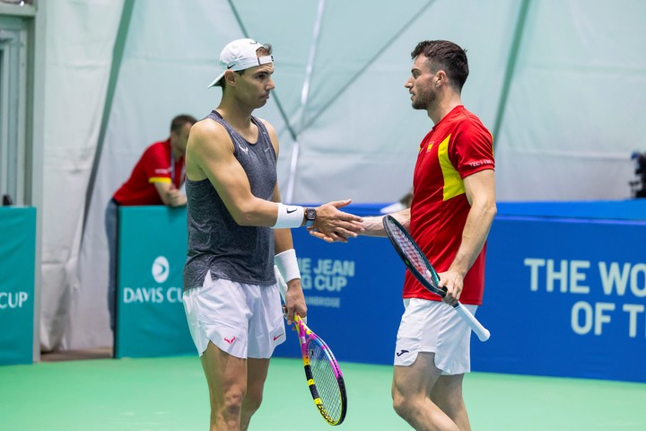 Rafa Nadal y Pedro Martínez. Foto: EFE/ Carlos Díaz