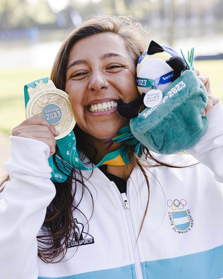 De Armas, oro en Lima 2019 y en Santiago 2023, es la única campeona de wakeboard en Juegos Panamericanos. Foto @redbullarg