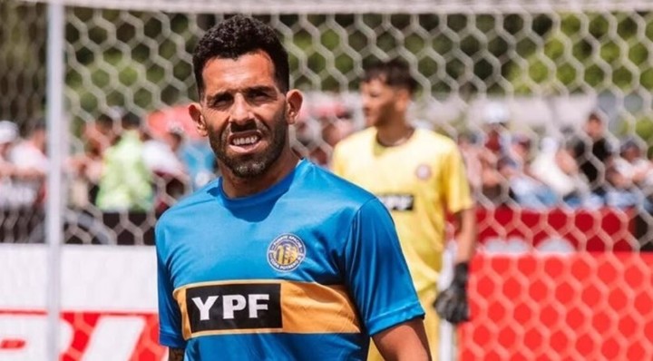 Carlos Tévez, presidente de Fuerte Apache, en la Copa Potrero.