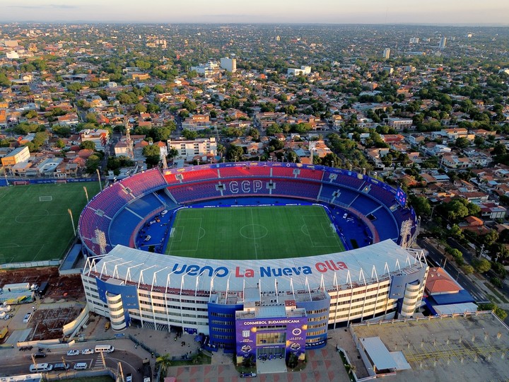 La Nueva Olla será el escenario para la final entre Racinf y Cruzeiro. REUTERS/Cesar Olmedo