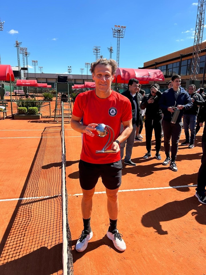 Forlán se coronó subcampeón del MT400 de Asunción en junio. Foto @CLTCoficial