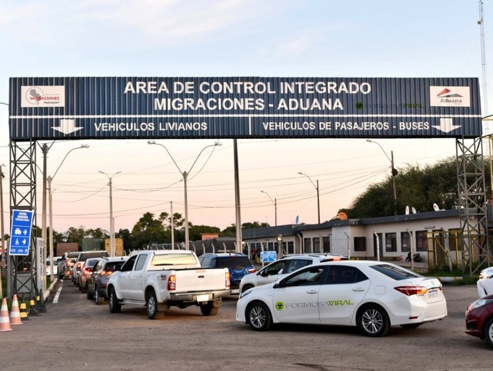 Paso fronterizo terrestre entre Argentina y Paraguay.