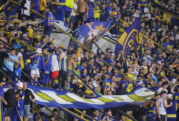 La tribuna de Boca durante la semifinal de la Copa Argentina ante Vélez. (FTP CLARIN 00023902-15.JPG Z Invitado)