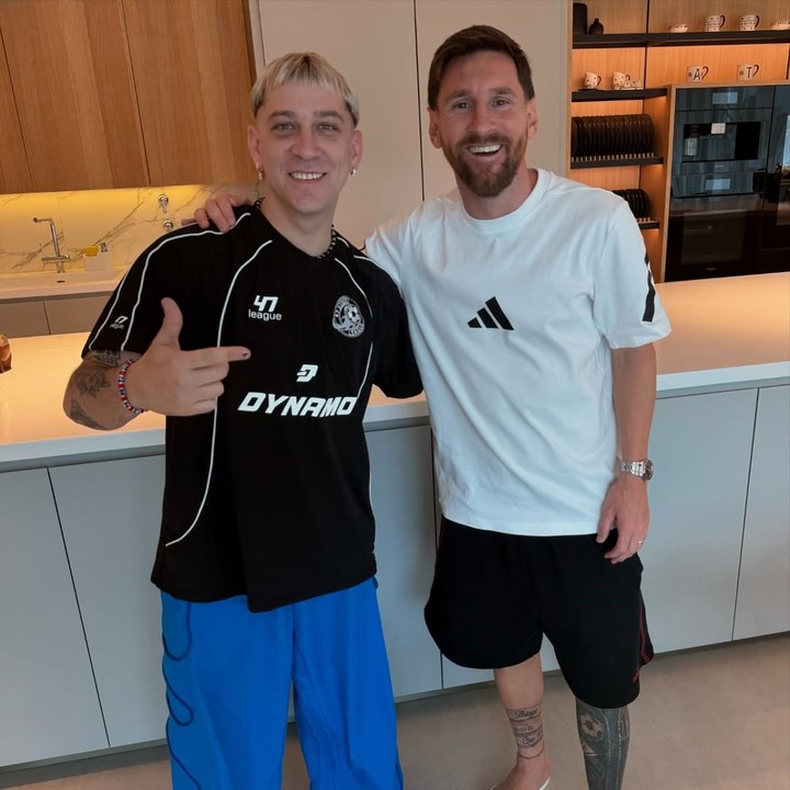 Lionel Messi recibió en su casa de Rosario a los integrantes de "Un poco de Ruido", el programa de cumbia.