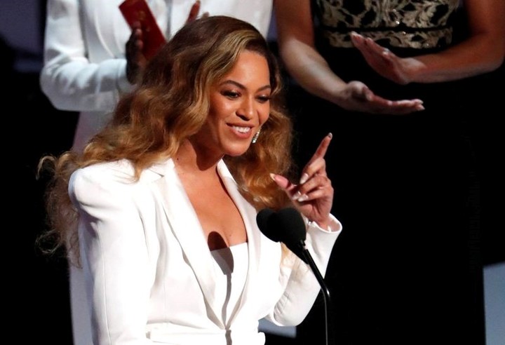 Beyoncé cantará en el show de mediotiempo del segundo partido del día, entre Baltimore y Houston. Foto: REUTERS / Mario Anzuoni.