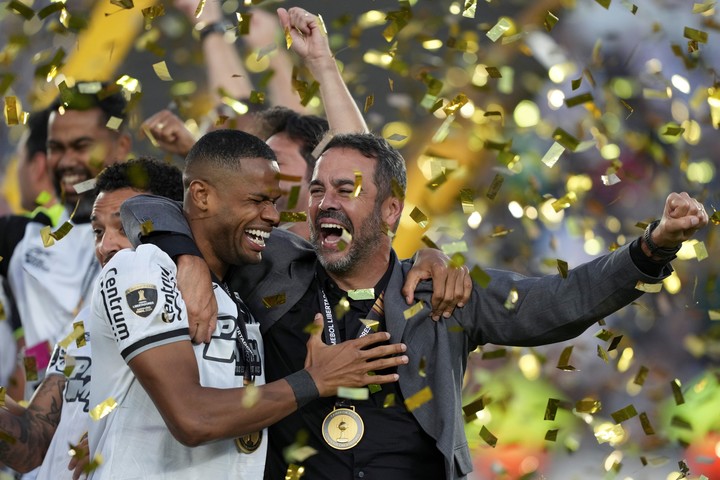 Artur Jorge, el portugués que llegó a Brasil para hacer historia. Foto: AP Photo / Gustavo Garello.