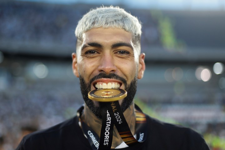 Alexander Barbosa, ex River e Independiente, triunfa en Botafogo. Foto: EFE/ Antonio Lacerda.