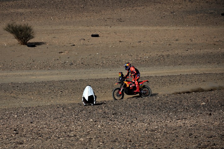 Kevin Benavídes durante el prólogo del Rally Dakar. (AFP)