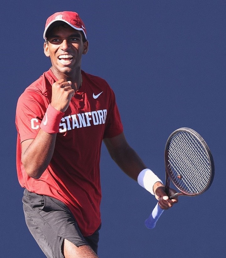 Basavareddy jugó dos años para la Universidad de Stanford, donde estudió Ciencias de Datos. Foto Twitter @StanfordTennis