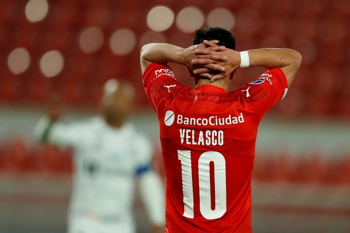 Alan Velasco usó en Independiente la '10' de Bochini. Foto: Gustavo Ortiz/AP