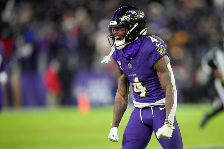 Lamar Jackson, con números que lo harán leyenda. Foto: AP Photo / Stephanie Scarbrough.