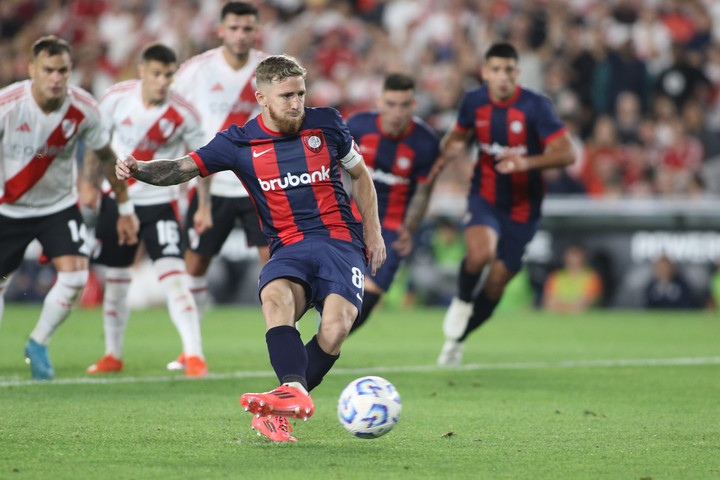 Iker Muniain, líder de San Lorenzo. 